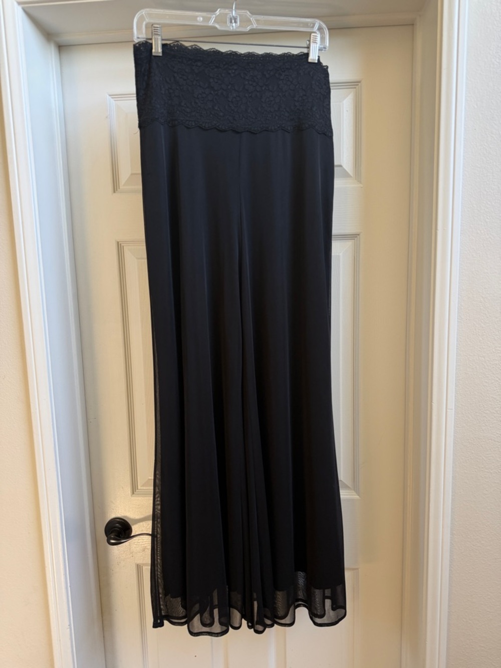 Dress Barn Black Lace-Waist Flowy Special Occasion Pant  EUC